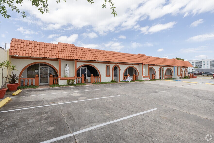 Primary Photo Of 4820-4830 Candia St, Cape Coral Office For Lease