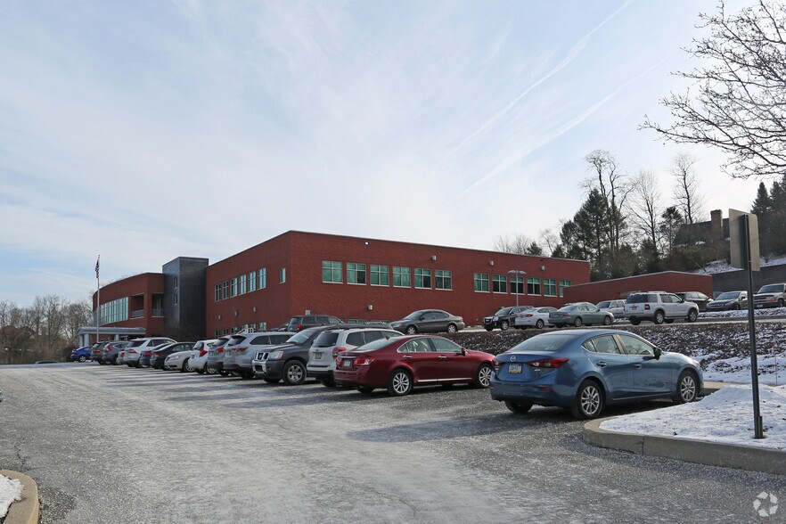 More Photos Of 3 Walnut St, Lemoyne Office For Sale