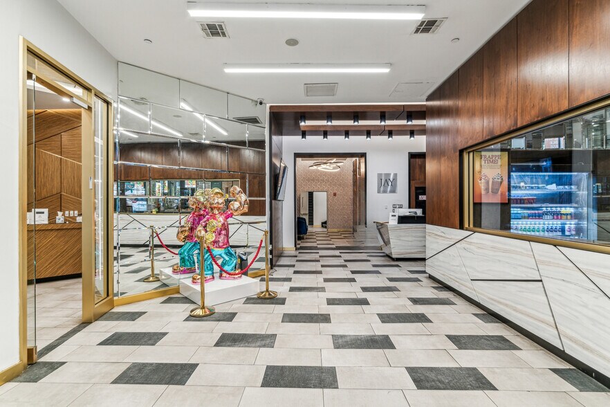 More Photos Of 15 W 38th St, New York Coworking Space