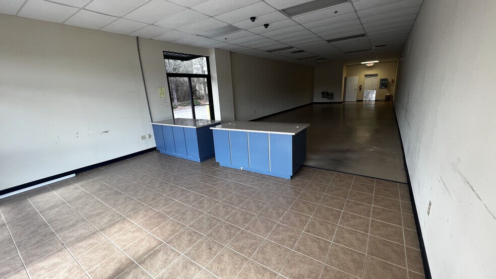 More Photos Of 6443 Zebulon Rd, Macon-Bibb General Retail For Sale