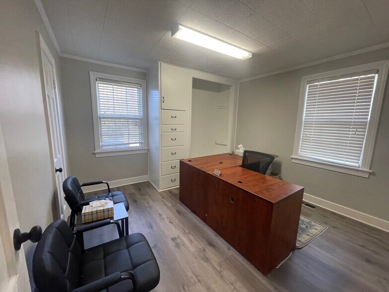 More Photos Of 109 Tucker St, Jackson Office For Sale