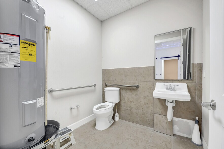 More Photos Of 440 Cobia Dr, Katy Office Residential For Sale