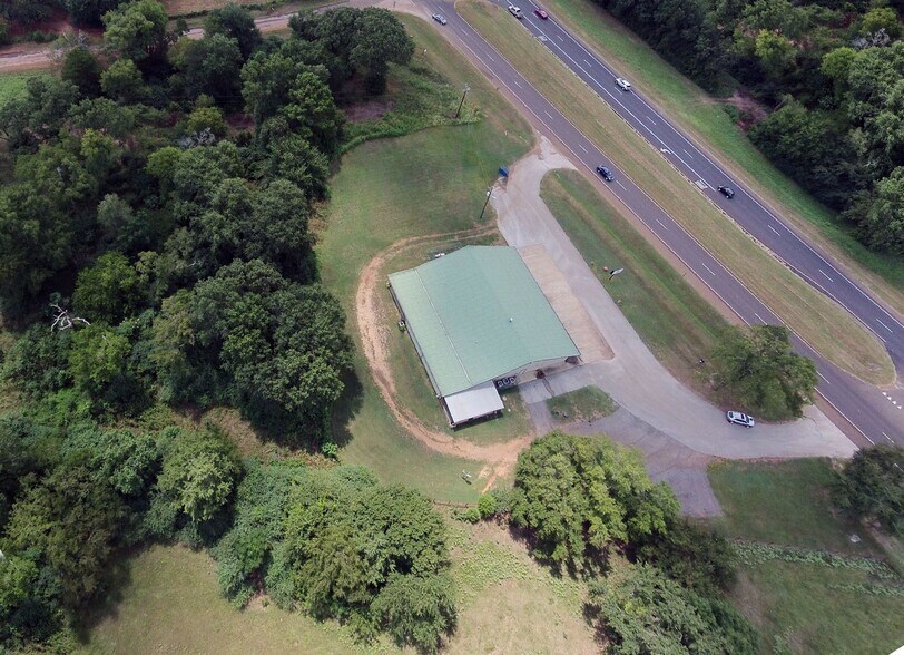 More Photos Of 37252 US Highway 69 N, Jacksonville Veterinarian Kennel For Sale