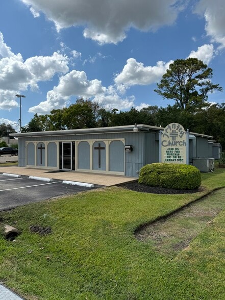 More Photos Of 2320 N Galveston Ave, Pearland Specialty For Sale