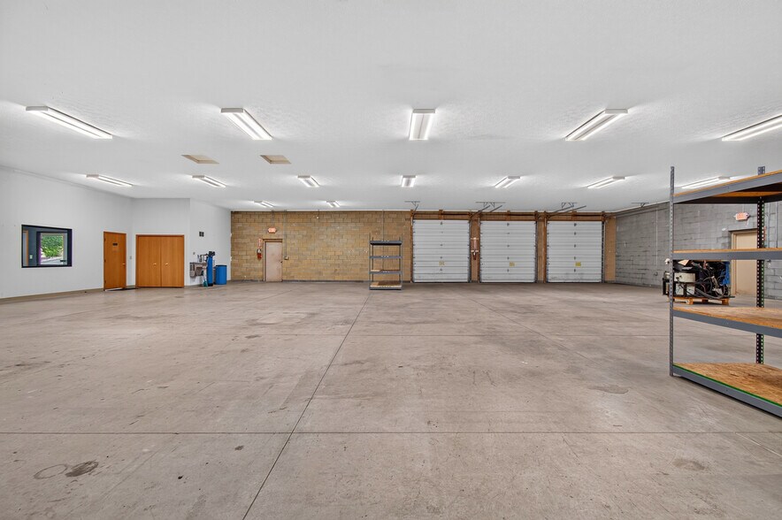 More Photos Of 5240 Cleveland Ave, Wooster Flex For Sale