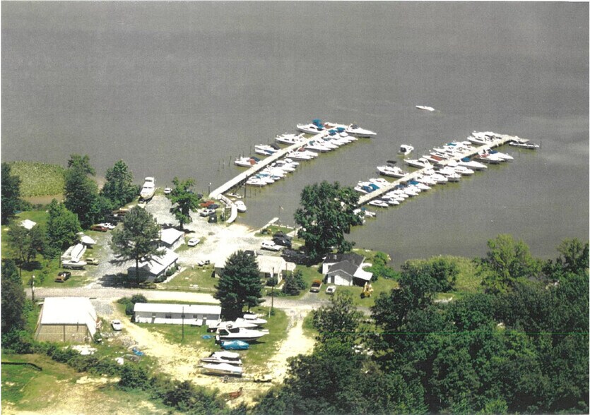 More Photos Of 121 Willow Landing Rd, Stafford Marina For Sale