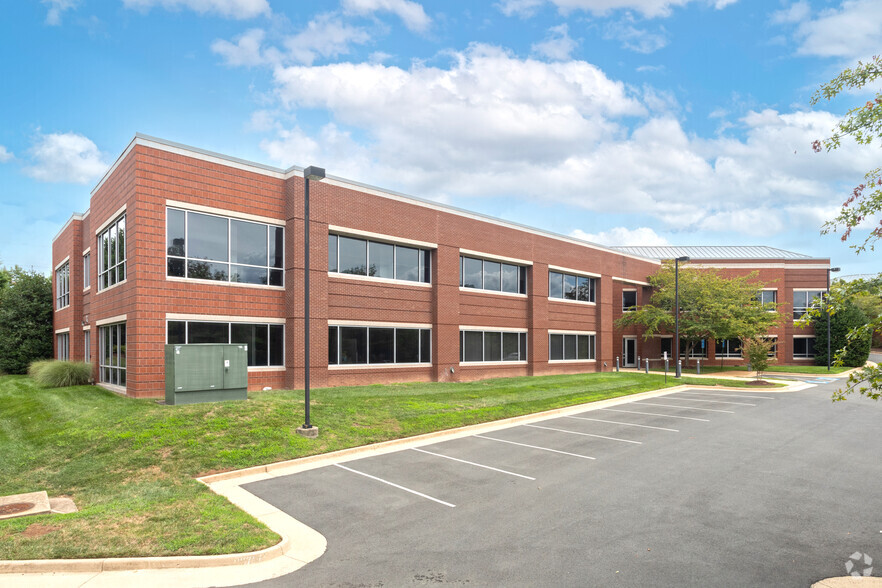 Primary Photo Of 4530 Walney Rd, Chantilly Office For Lease