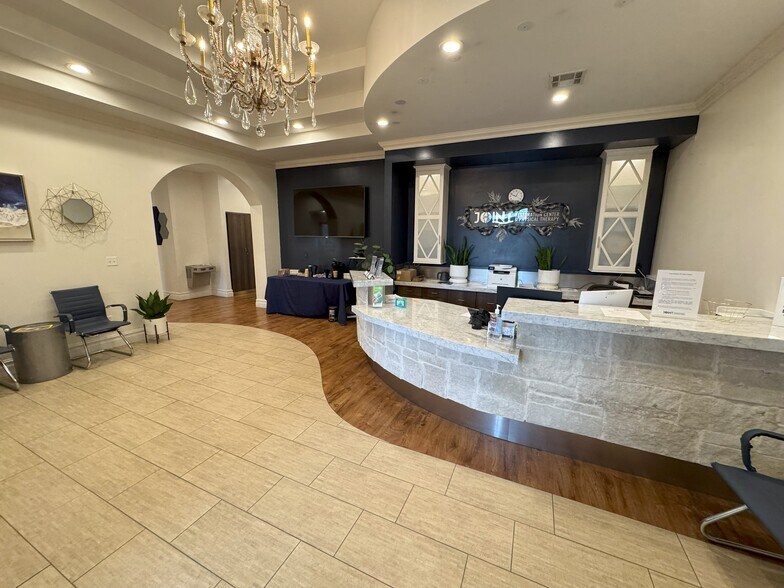 More Photos Of 8014 S 101st East Ave, Tulsa Medical For Lease