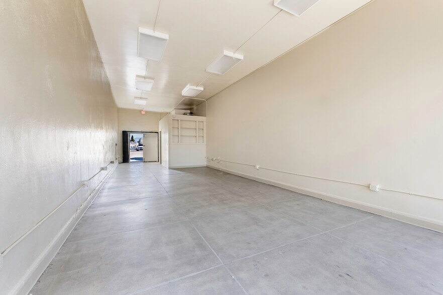 More Photos Of 2313 S Atlantic Blvd, Commerce Freestanding For Lease