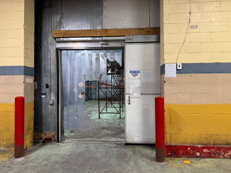 More Photos Of 195 Hudson St, Cornwall-on-Hudson Distribution For Lease