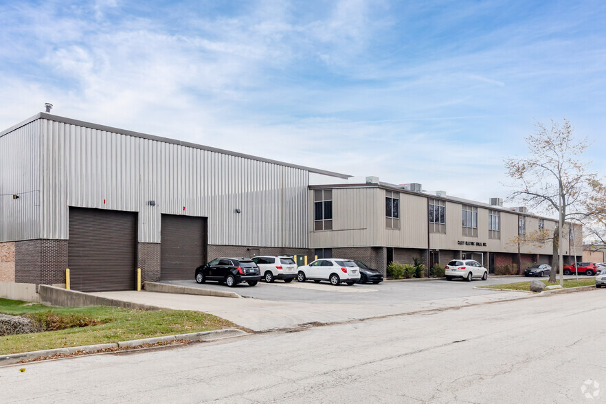 Primary Photo Of 1001 Industrial Dr, Bensenville Warehouse For Lease