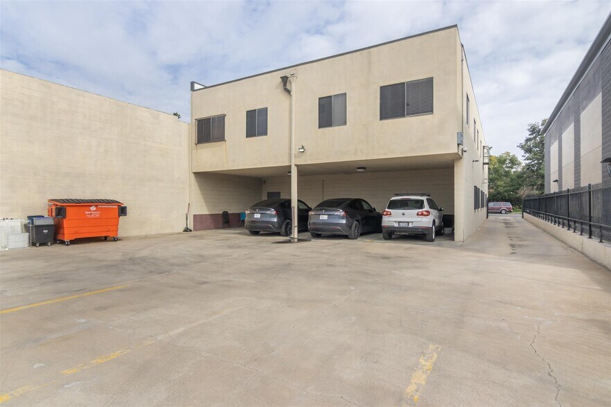 More Photos Of 1745 Gardena Ave, Glendale Office For Sale