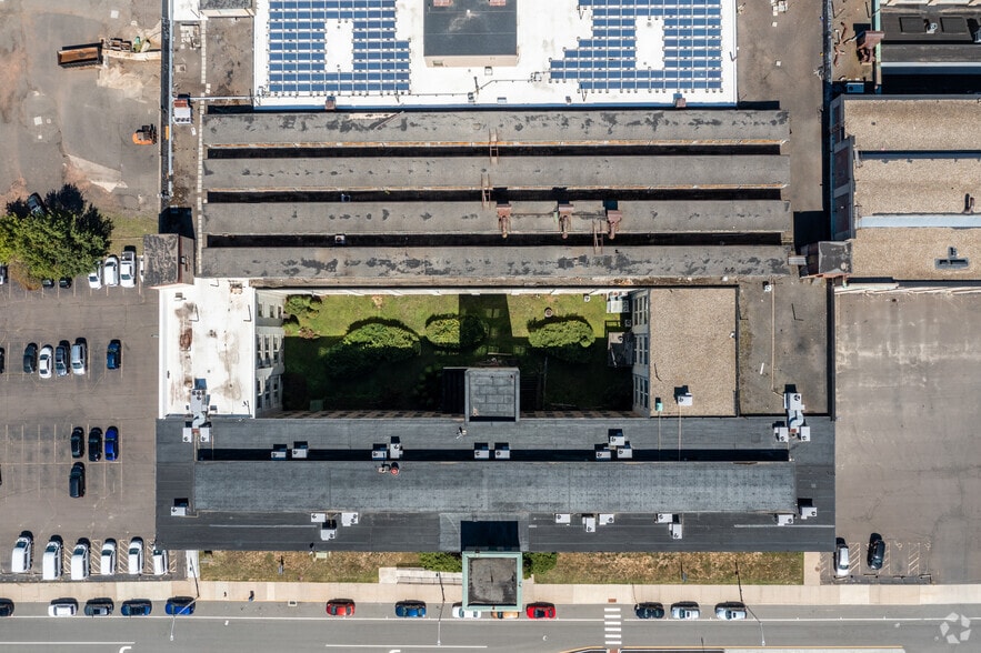 More Photos Of 290 Pratt St, Meriden Light Manufacturing For Lease