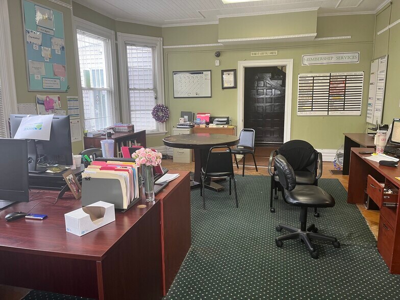 More Photos Of 880 Fairfield Ave, Bridgeport Office Residential For Sale