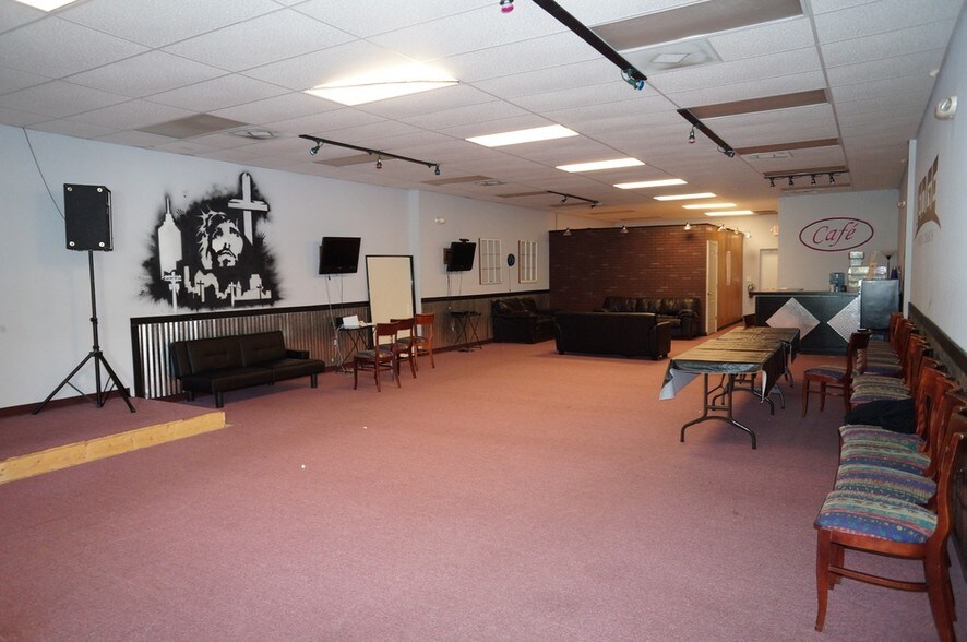 More Photos Of 1420 Ribaut Rd, Port Royal Freestanding For Lease