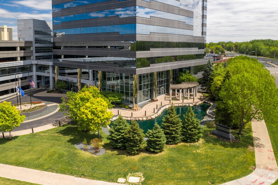 More Photos Of 8000 Norman Center Dr, Bloomington Office For Lease