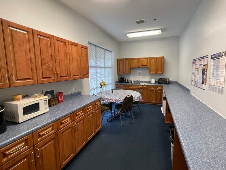 More Photos Of 1403 E Greenville St, Anderson Medical For Lease