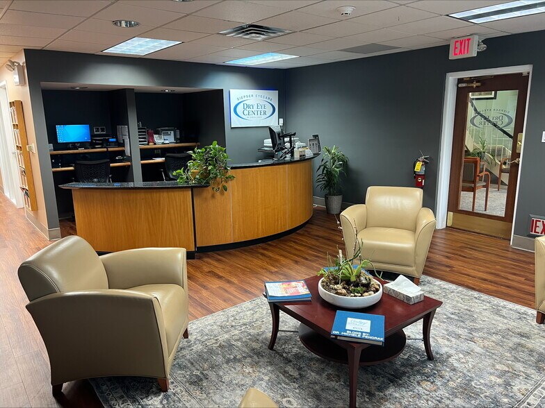 More Photos Of 860 E Swedesford Rd, Wayne Medical For Sale