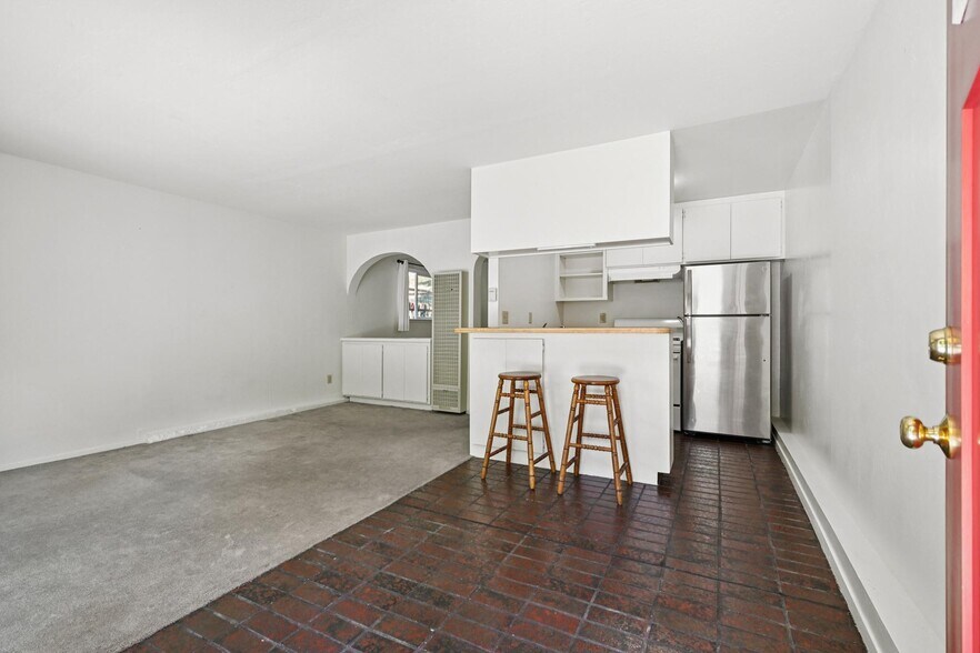 More Photos Of 135 Spring Grove Ave, San Rafael Multifamily For Sale