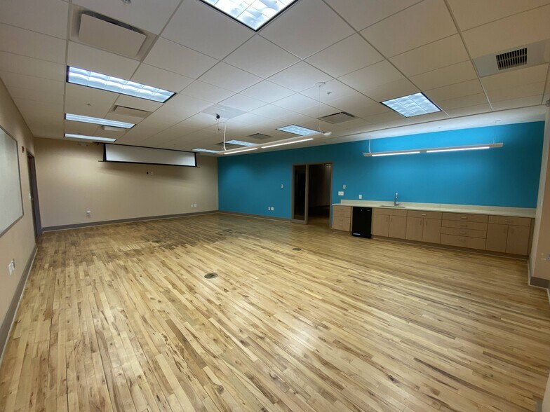More Photos Of 686 Main St, Buffalo Loft Creative Space For Lease