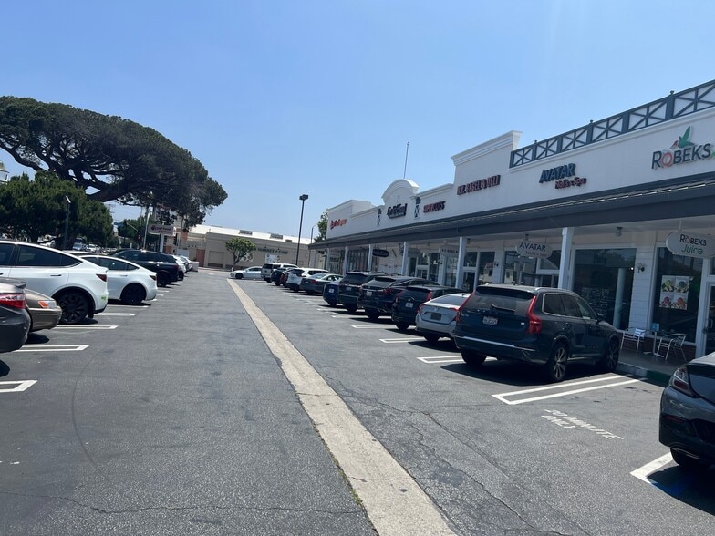 More Photos Of 11700 National Blvd, Los Angeles General Retail For Sale
