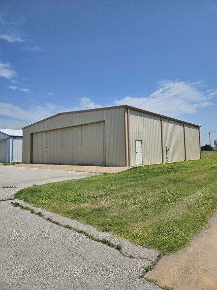More Photos Of 1066 66th St, Enid Airplane Hangar For Sale