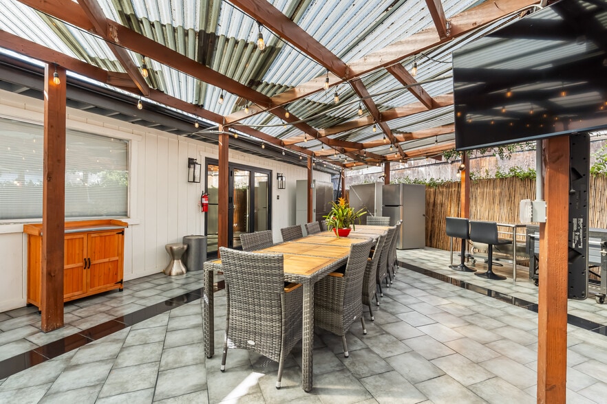 More Photos Of 2366 Main St, Ramona Office For Sale