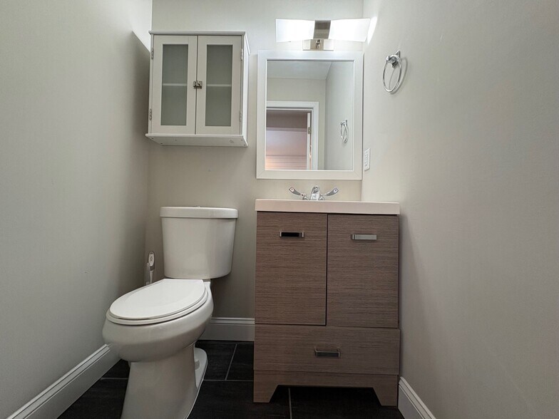 More Photos Of 413 Eastern Blvd, Essex Office Residential For Sale