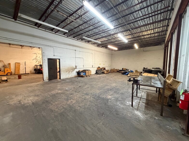 More Photos Of 1725 Agnew ave, Oklahoma City Industrial For Sale