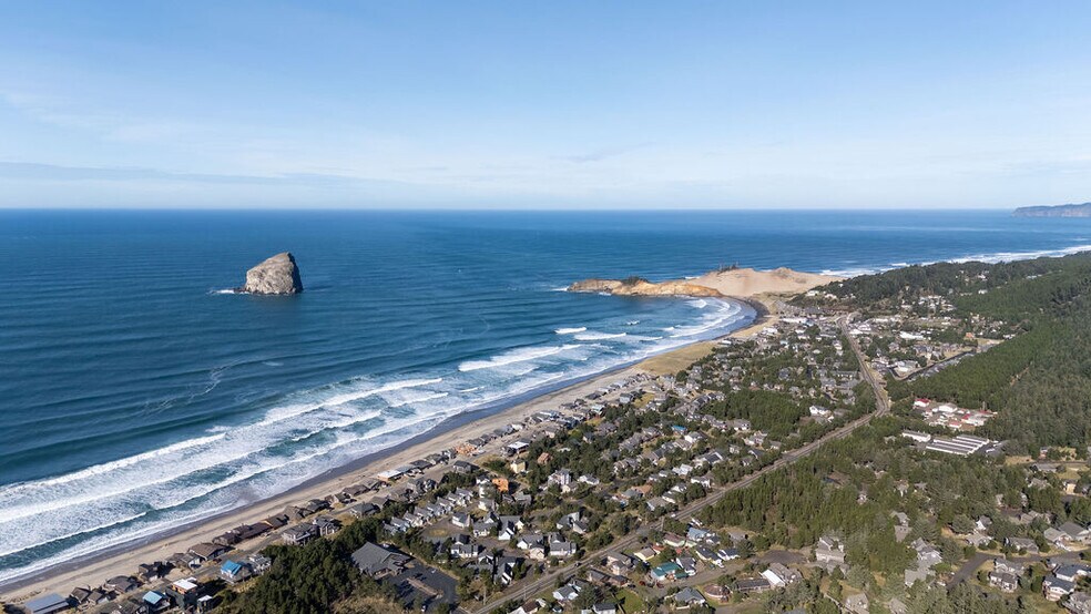 More Photos Of 6425 Pacific Ave, Cloverdale General Retail For Sale