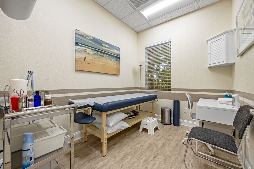 More Photos Of 4968 Royal Gulf Cir, Fort Myers Medical For Sale