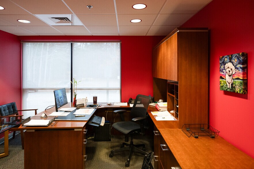 More Photos Of 104 Longwater Dr, Norwell Light Distribution For Sale