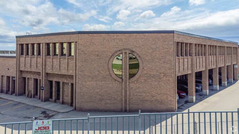 More Photos Of 1050 Kamato Rd, Mississauga Unknown For Lease