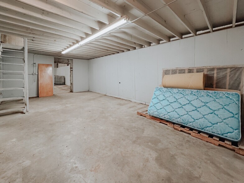 More Photos Of 932 Phife Rd, Corsicana Warehouse For Sale
