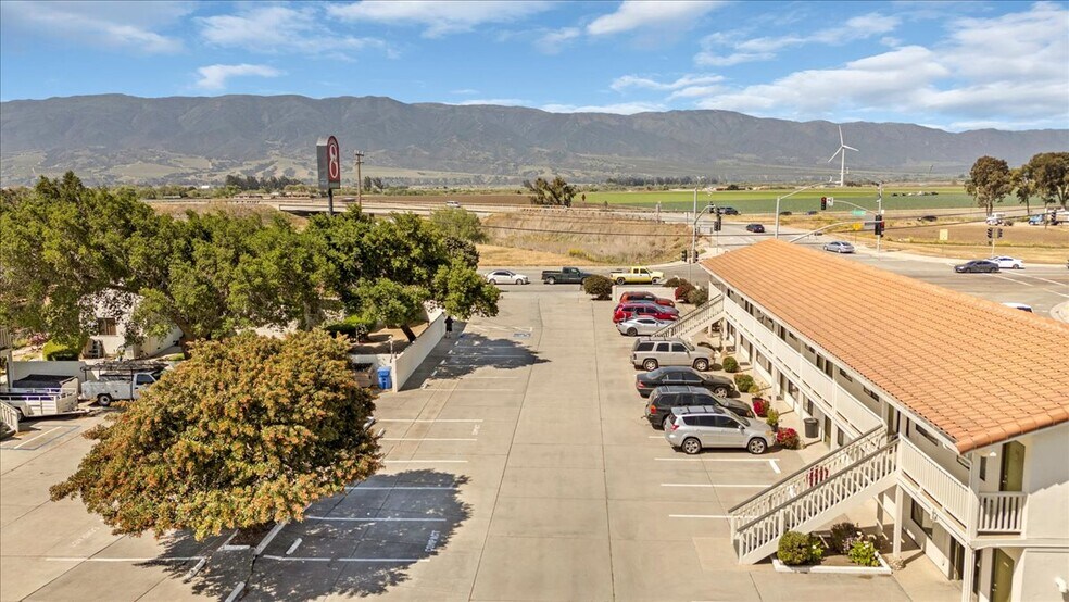 More Photos Of 1013 Front St, Soledad Hotel For Sale