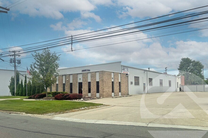 Primary Photo Of 4249 Delemere Blvd, Royal Oak Warehouse For Lease