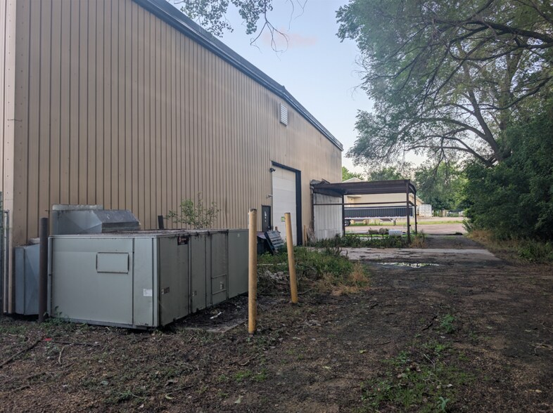 More Photos Of 1119 Center St, North Mankato Warehouse For Sale