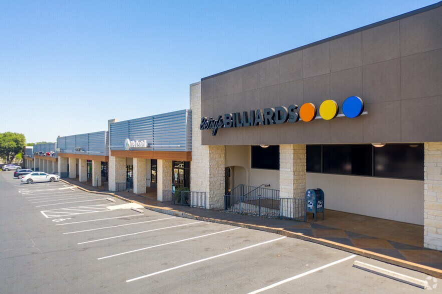 More Photos Of 1901 W William Cannon Dr, Austin Freestanding For Lease