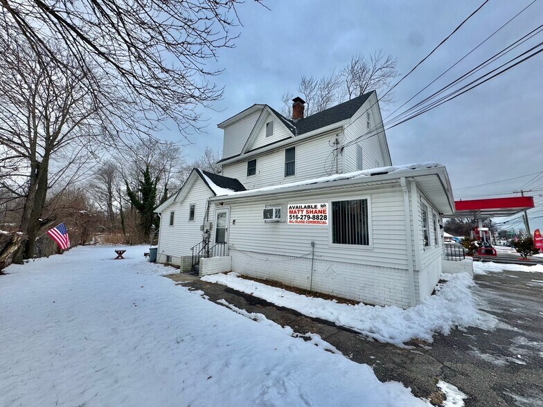More Photos Of 622 Broadway, Amityville General Retail For Sale