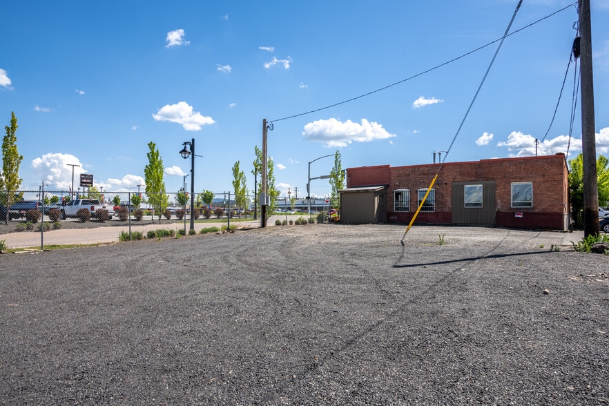 More Photos Of 429-431 E Sprague Ave, Spokane Freestanding For Lease