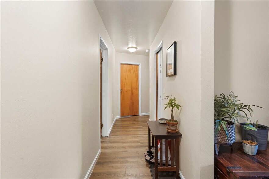 More Photos Of 561 Oakland Ave, Oakland Apartments For Sale