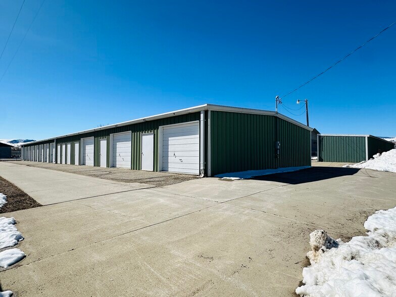 More Photos Of 67 Tweed Ln, Lander Self Storage For Sale