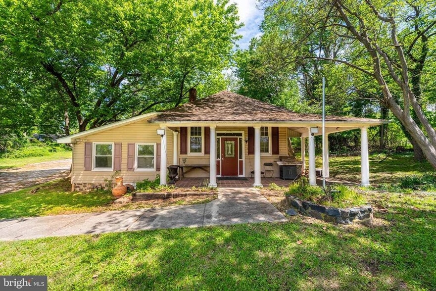 More Photos Of 6712 Dogwood Rd, Woodlawn Schools For Sale