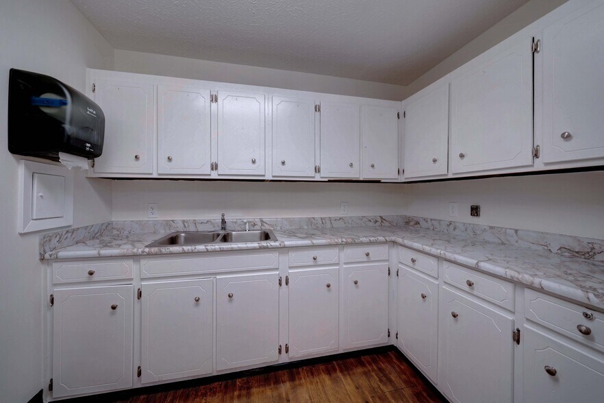 More Photos Of 8811 Front Beach Rd, Panama City Beach Medical For Lease