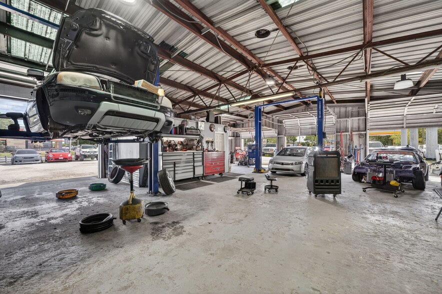 More Photos Of 800-806 W Sr 434, Longwood Auto Repair For Sale