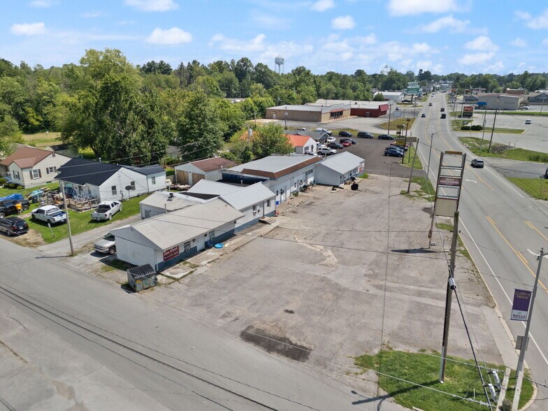 More Photos Of 513-525 N Gardner St, Scottsburg Storefront For Sale