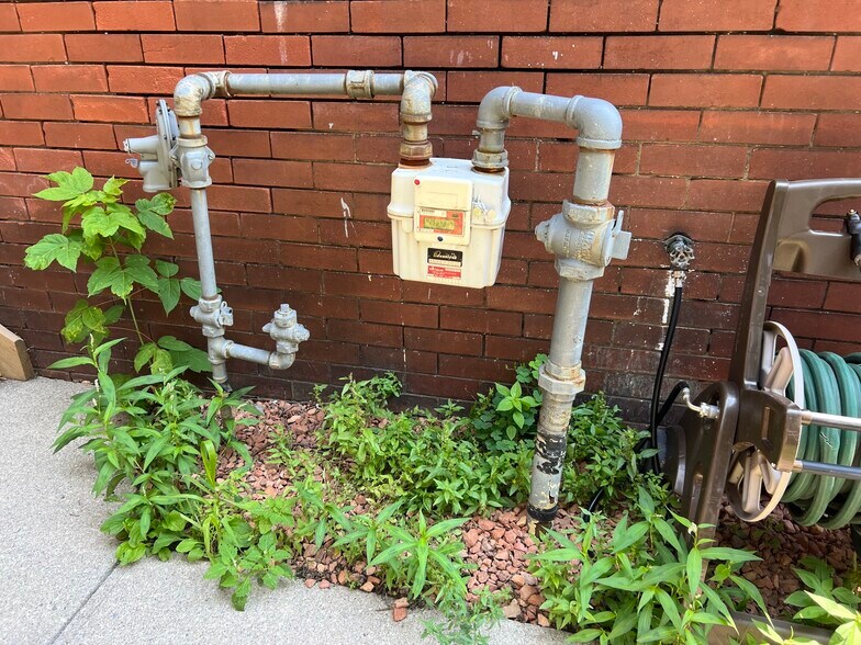 More Photos Of 3 Church St, St Catharines Apartments For Sale
