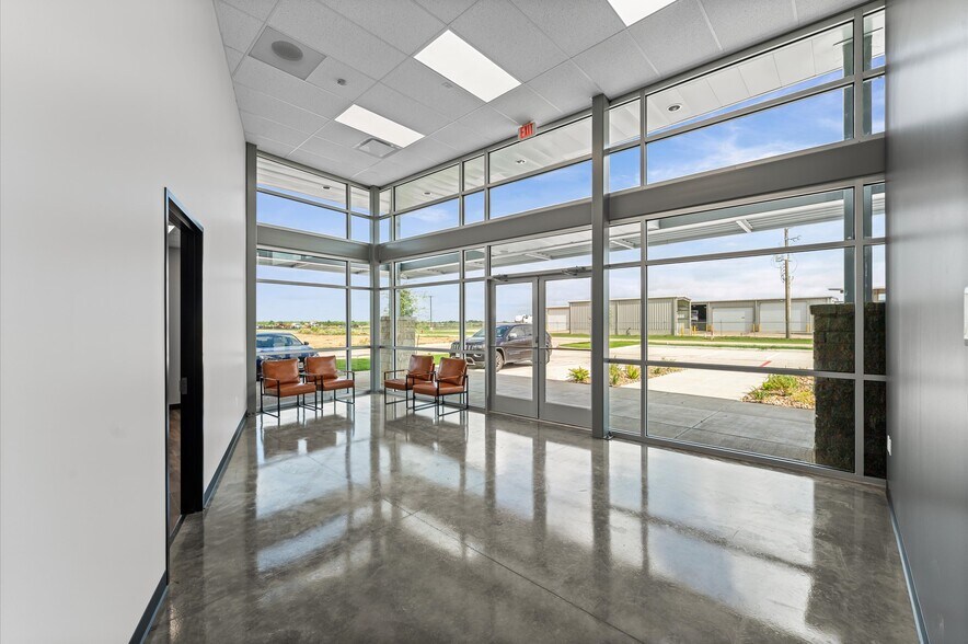 More Photos Of 30011 Binford Park Rd, Waller Warehouse For Lease