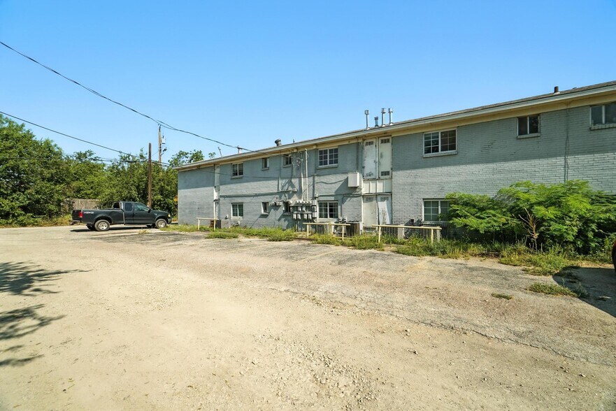 More Photos Of 1705 S 3rd St, Abilene Apartments For Sale