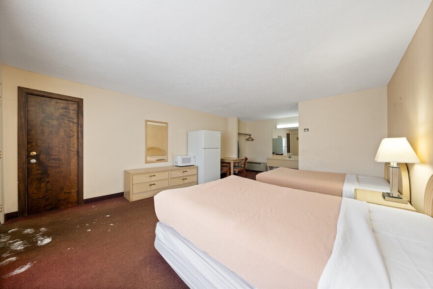 More Photos Of 1530 Cleveland Rd, Sandusky Hotel For Sale